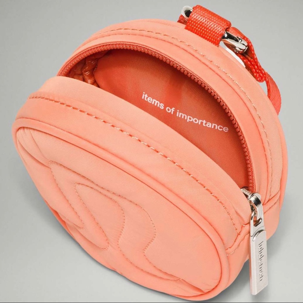 Lululemon Zippered Round Logo Coin Pouch, Brand New - Picture 3 of 4